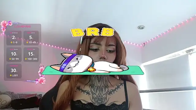 KoraRousee online show from November 2025 02:04:01 PM