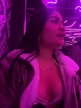 Snapshot of Alanasole chatting on September 2025 02:03:02 AM Alanasole online show from September 2025 02:03:02 AM