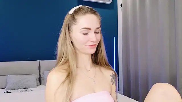 Melloudy online show from October 2025 06:54:01 AM