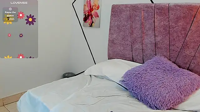 Julieta Lein online show from October 2025 12:41:01 AM