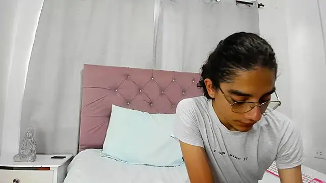 EthanBlackwoodd online show from March 2026 08:01:01 PM