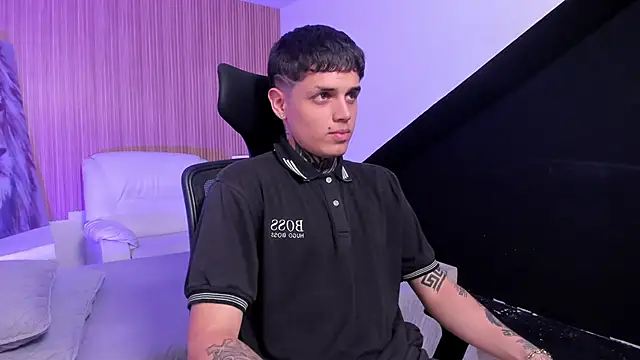 Declan-Fox online show from September 2025 03:32:01 AM