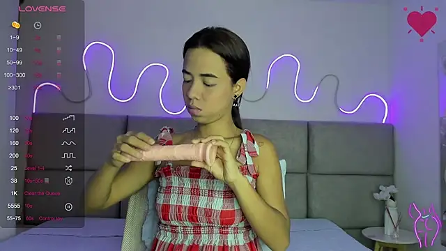 Anntonellaa online show from November 2025 12:17:01 PM