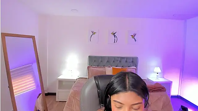 Sofia collen  online show from October 2025 07:48:01 PM