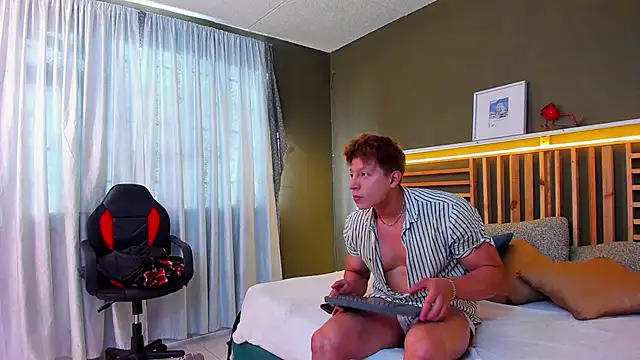 Snapshot of arnold_taylor chatting on October 2025 09:21:01 PM arnold taylor online show from October 2025 09:21:01 PM