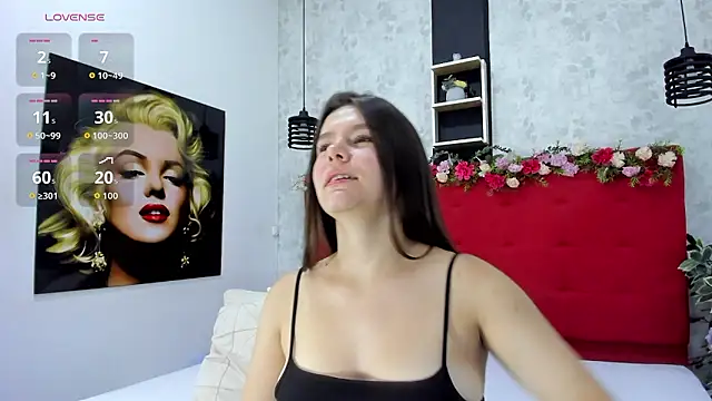 EmillyHarper  online show from January 2026 07:40:01 PM