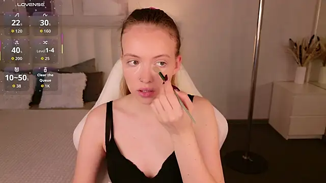 Snapshot of SallyPinkman chatting on September 2025 09:11:02 AM SallyPinkman online show from September 2025 09:11:02 AM