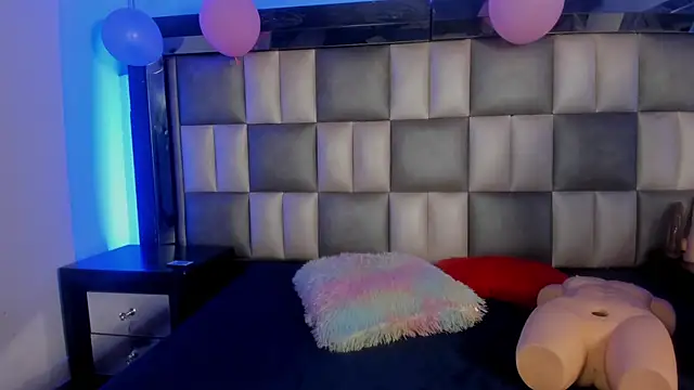 abbiecollins js online show from November 2025 05:07:01 AM