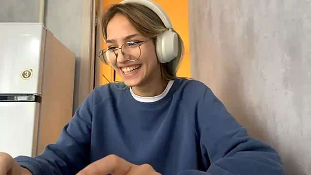 Snapshot of AmeliaCarter chatting on September 2025 12:17:01 PM AmeliaCarter online show from September 2025 12:17:01 PM