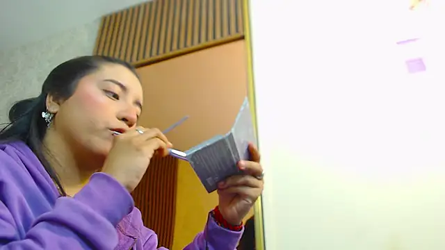 NANAKY TAY online show from October 2025 12:17:02 PM