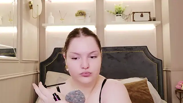 Vanessa Rise online show from November 2025 06:45:02 AM