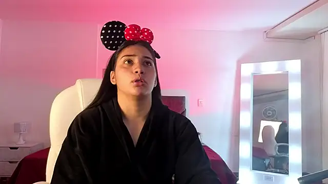 mia isabele online show from September 2025 05:30:01 AM