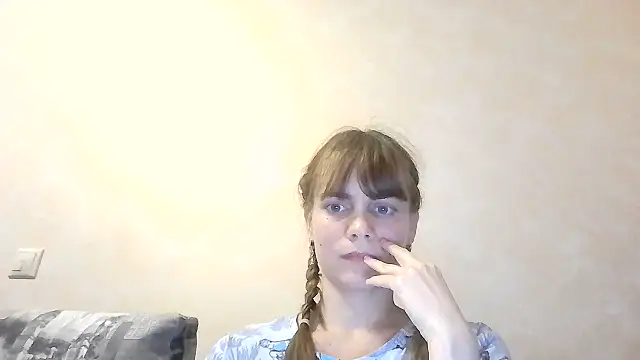 Loriven online show from September 2025 07:39:02 PM