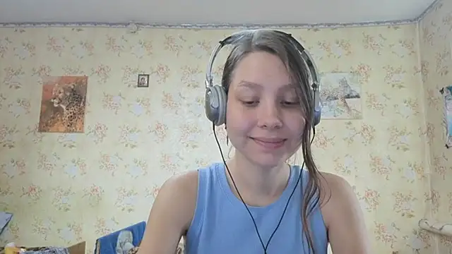 QutieDaSweet online show from October 2025 06:34:01 AM