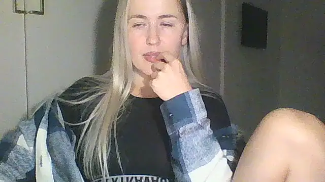 Snapshot of Frosian chatting on September 2025 08:34:01 PM Frosian online show from September 2025 08:34:01 PM