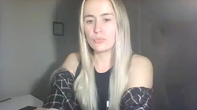 Snapshot of Frosian chatting on October 2025 10:42:02 PM Frosian online show from October 2025 10:42:02 PM