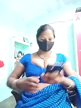 Snapshot of Simran_ji33 chatting on September 2025 04:14:02 AM Simran ji33 online show from September 2025 04:14:02 AM