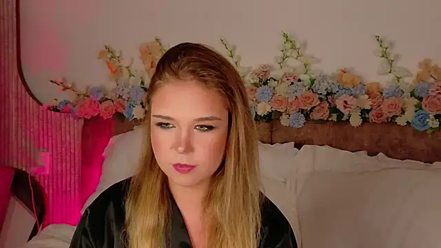 Lilith Bonheur online show from April 2026 05:39:02 PM