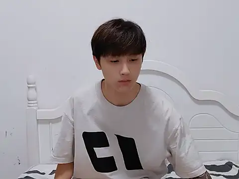 xiaoyi2563 online show from September 2025 12:38:02 PM