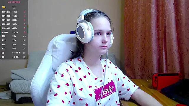 SharybbFace online show from November 2025 03:14:02 PM