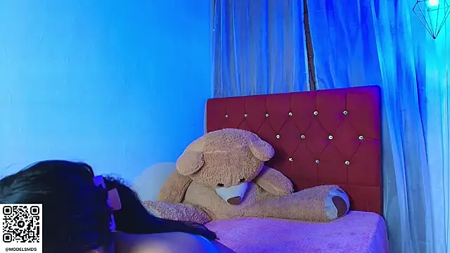 lisa andruu online show from October 2025 01:43:02 PM