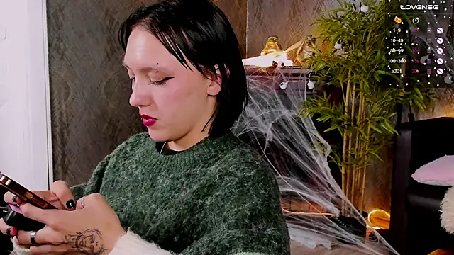 Snapshot of AdeliceLenoir chatting on October 2025 07:03:02 PM AdeliceLenoir online show from October 2025 07:03:02 PM