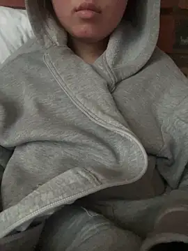 Snapshot of LAURA_LLL chatting on September 2025 12:07:02 PM LAURA LLL online show from September 2025 12:07:02 PM