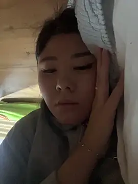 Snapshot of LAURA_LLL chatting on November 2025 11:54:01 PM LAURA LLL online show from November 2025 11:54:01 PM