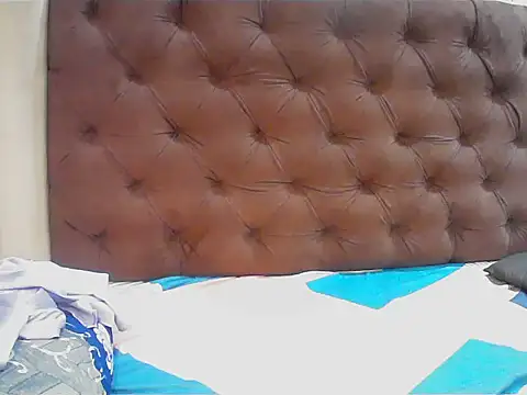 Snapshot of short_girl_ chatting on October 2025 04:29:02 PM short girl online show from October 2025 04:29:02 PM