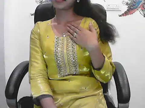 Snapshot of short_girl_ chatting on June 2026 06:16:01 PM short girl online show from June 2026 06:16:01 PM