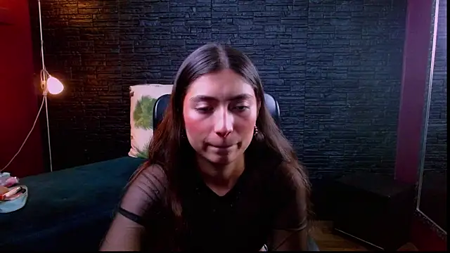 Snapshot of Lizzie_Collin chatting on September 2025 04:52:02 PM Lizzie Collin online show from September 2025 04:52:02 PM