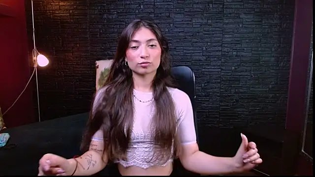 Snapshot of Lizzie_Collin chatting on September 2025 01:35:02 PM Lizzie Collin online show from September 2025 01:35:02 PM