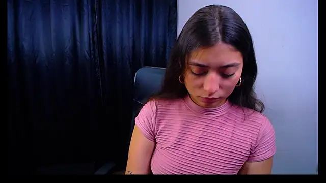 Lizzie Collin online show from October 2025 02:24:01 PM