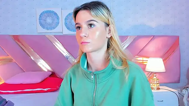 ChloeLaurentt online show from December 2025 02:15:01 PM