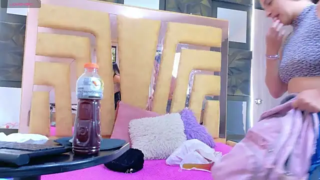 Snapshot of CailinANDrouse chatting on October 2025 12:09:01 PM CailinANDrouse online show from October 2025 12:09:01 PM