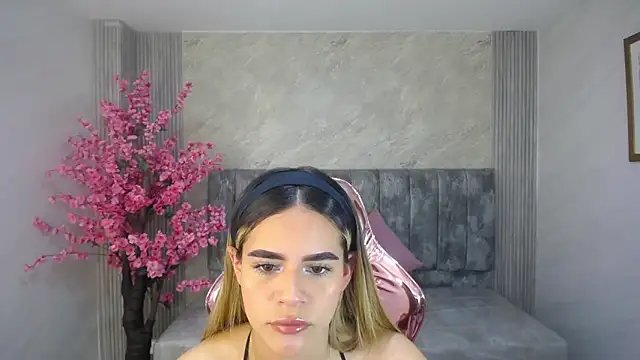 Snapshot of lilith4_s chatting on October 2025 08:29:02 PM lilith4 s online show from October 2025 08:29:02 PM