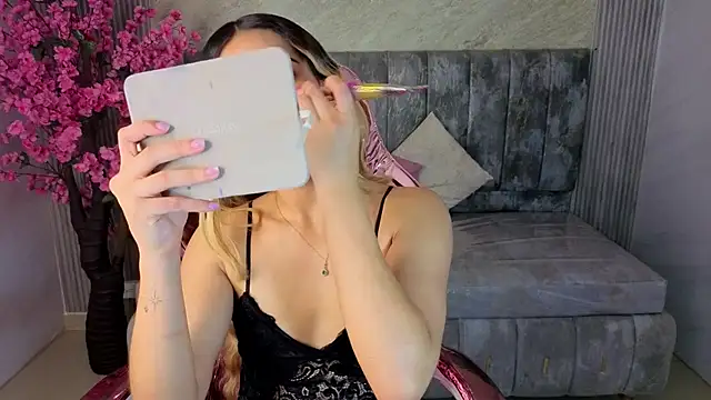 Snapshot of lilith4_s chatting on October 2025 10:31:01 PM lilith4 s online show from October 2025 10:31:01 PM