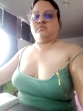 Chiki hot92 online show from October 2025 08:27:02 PM