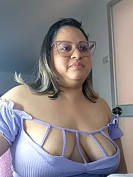 Chiki hot92 online show from October 2025 08:21:02 PM