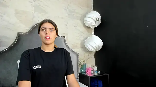 isabel 09 online show from October 2025 02:52:01 AM