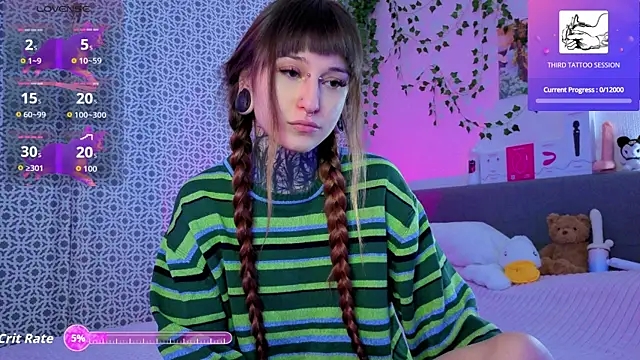 Snapshot of LilithPoison chatting on April 2026 06:14:02 PM LilithPoison online show from April 2026 06:14:02 PM
