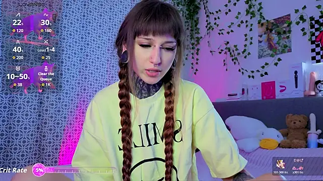 Snapshot of LilithPoison chatting on May 2026 06:13:02 PM LilithPoison online show from May 2026 06:13:02 PM