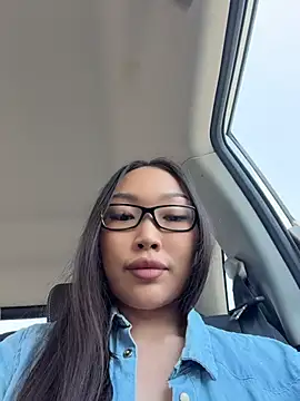 AdriaNochi online show from July 2026 10:18:02 AM