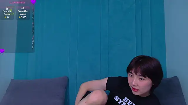 HeejinWang online show from April 2026 08:20:01 PM