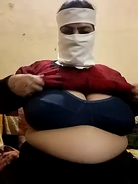 Love-890 online show from October 2025 01:36:03 PM