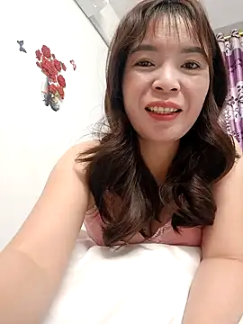 Snapshot of Livelulu chatting on October 2025 01:04:02 AM Livelulu online show from October 2025 01:04:02 AM