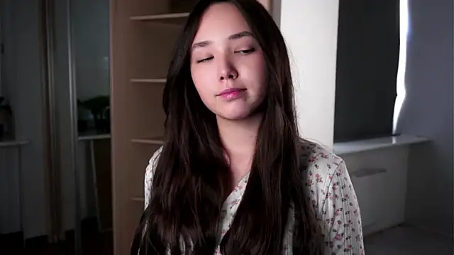 RenaeConnerley online show from September 2025 04:58:02 AM