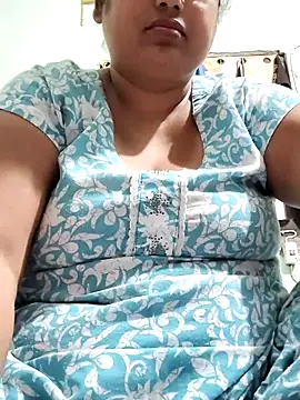 Snapshot of Mmm143 chatting on July 2026 02:05:02 AM Mmm143 online show from July 2026 02:05:02 AM
