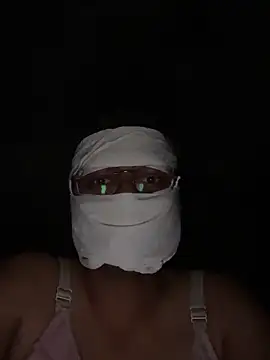 Mo000000  online show from April 2026 06:13:02 PM