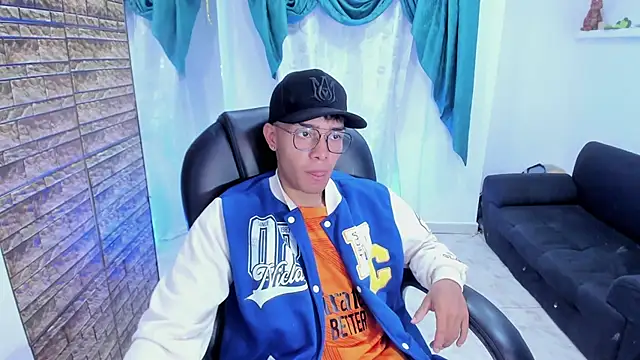 Hunteer Boy online show from September 2025 07:52:01 PM